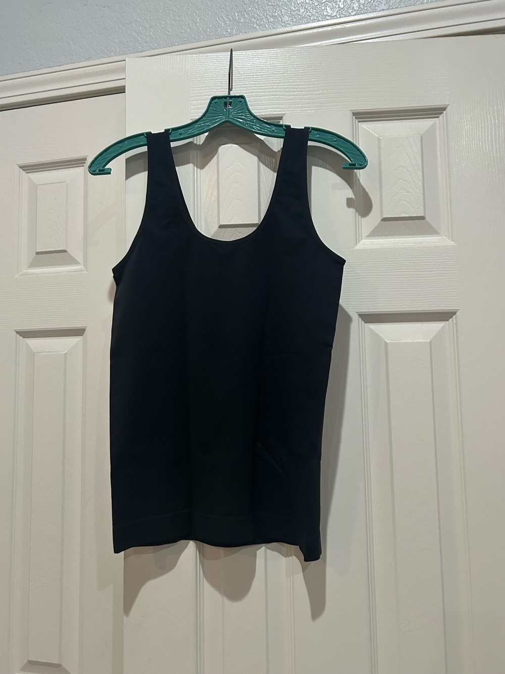 Yummie by Heather Thomson Black Scoop Neck Tank